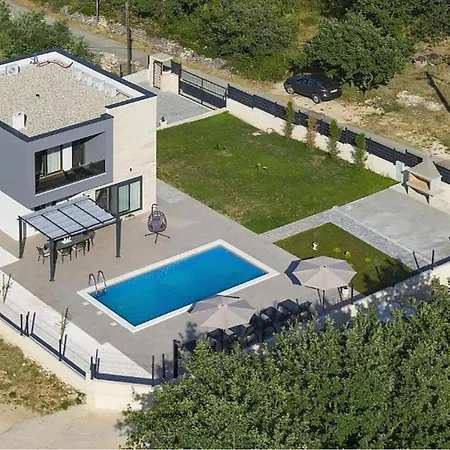 Beautiful In Debeljak