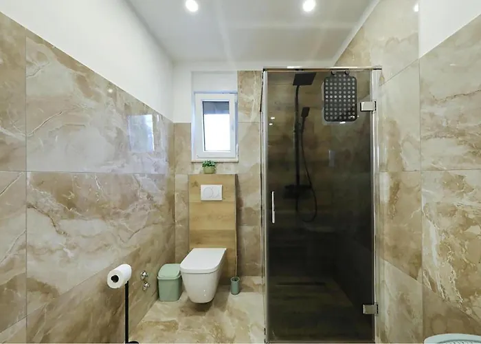 Beautiful In * Debeljak