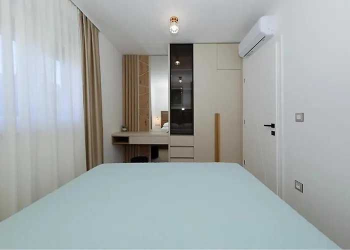 Beautiful In * Debeljak