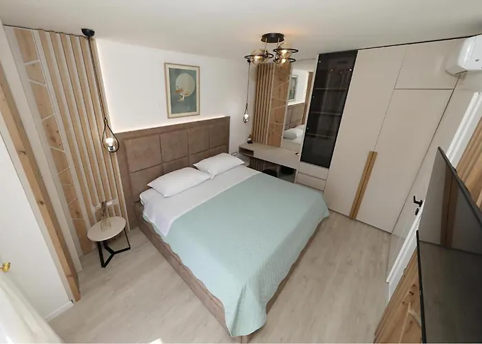 Ferienhaus Beautiful In Debeljak