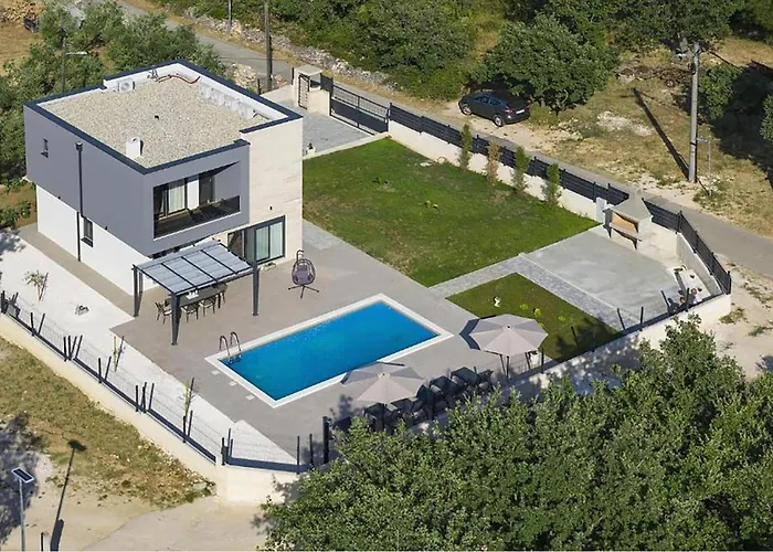 Beautiful In Debeljak